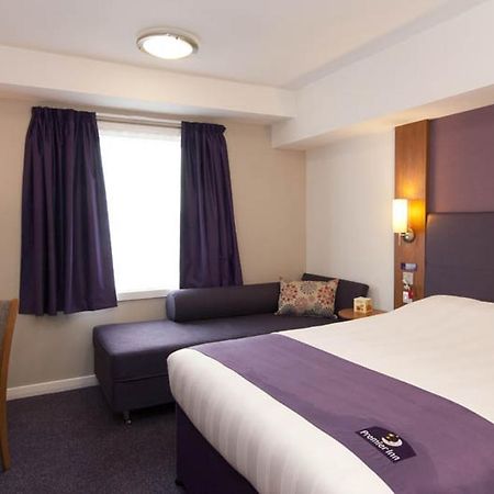 Premier Inn Cobham 코밤 외부 사진