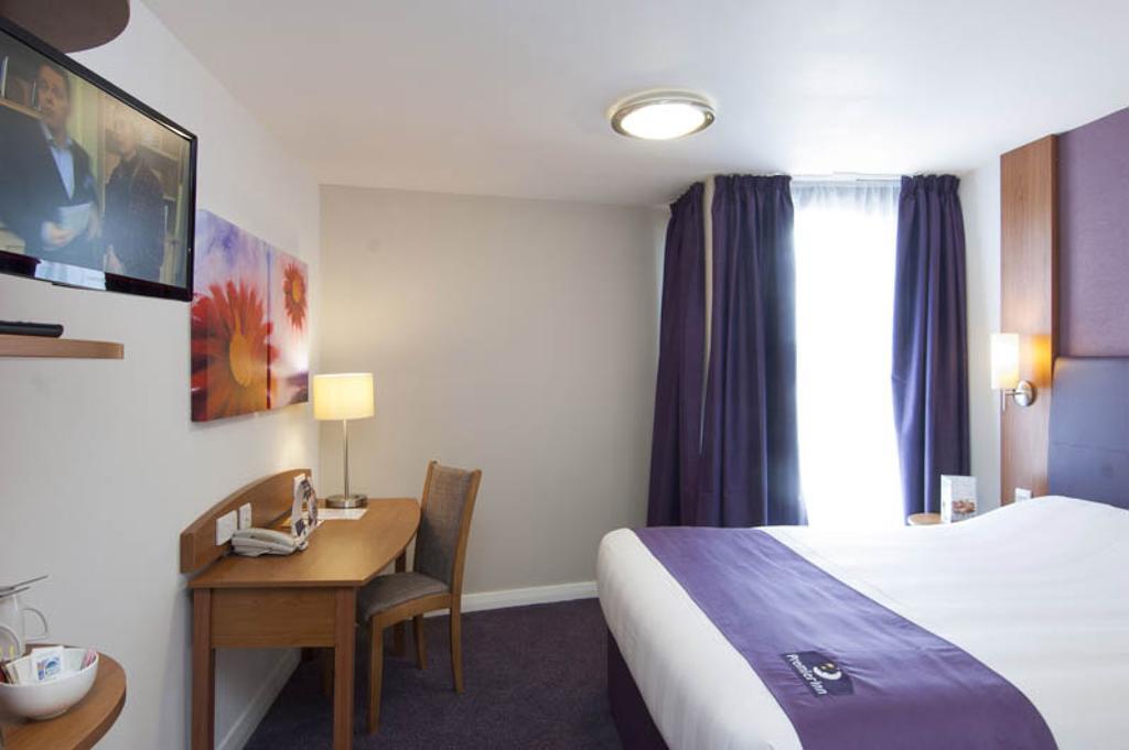 Premier Inn Cobham 코밤 객실 사진