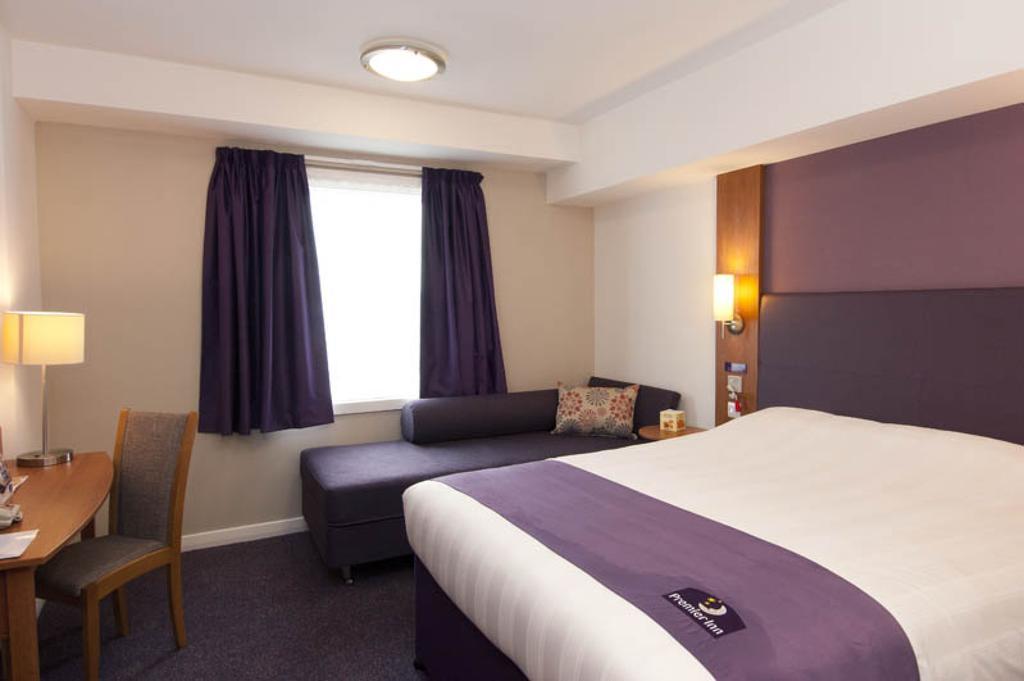 Premier Inn Cobham 코밤 외부 사진