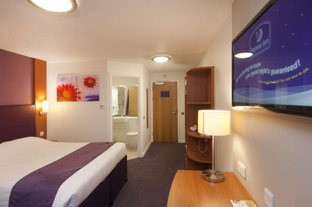 Premier Inn Cobham 코밤 외부 사진