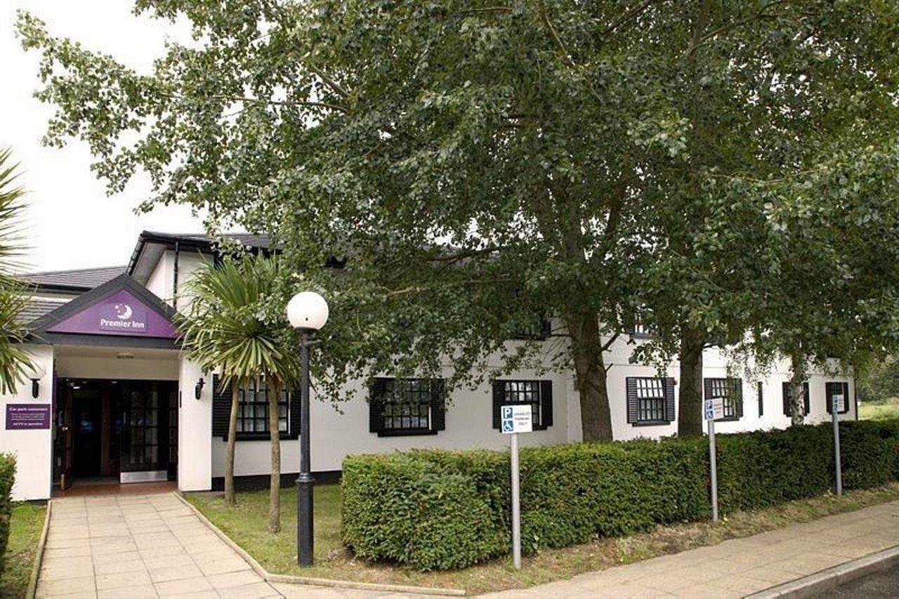 Premier Inn Cobham 외부 사진